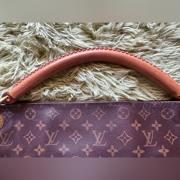 Louis Vuitton Monogram Artsy MM - Picture 9 of 17
